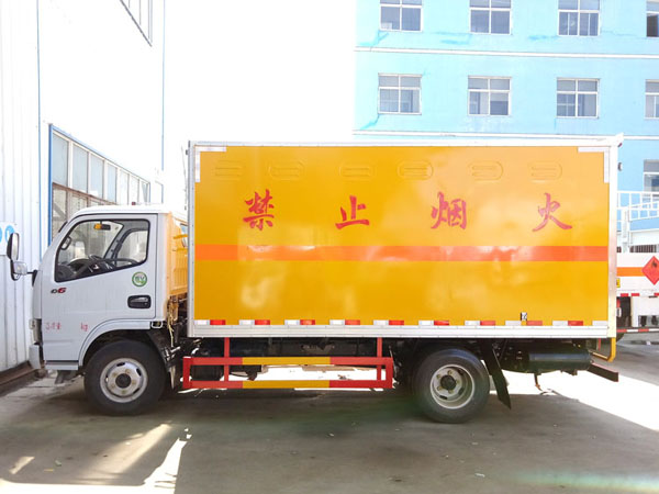 東風(fēng)4米1(藍牌)爆破器材車