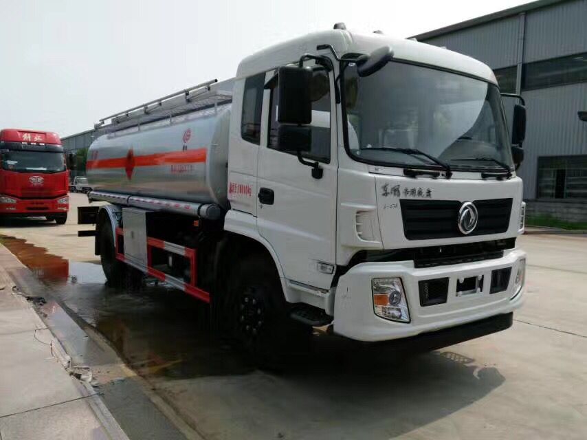  國(guó)五東風(fēng)專(zhuān)底運(yùn)油車(chē)
