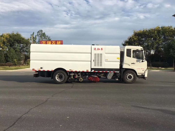 東風(fēng)天錦7水9塵洗掃車(chē)（國(guó)六）
