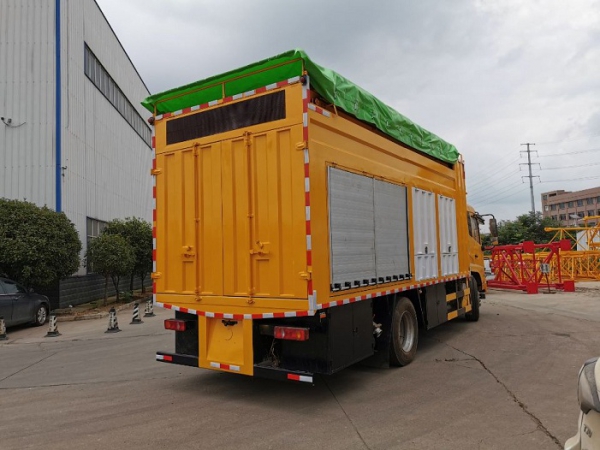 東風天錦新型污泥處理車