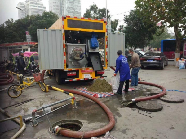 東風小多利卡污水凈化車