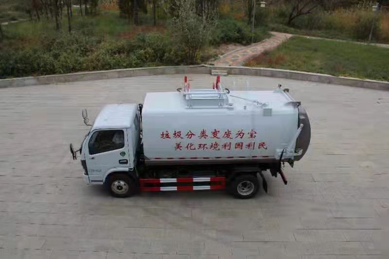藍(lán)牌10立方掛桶垃圾車